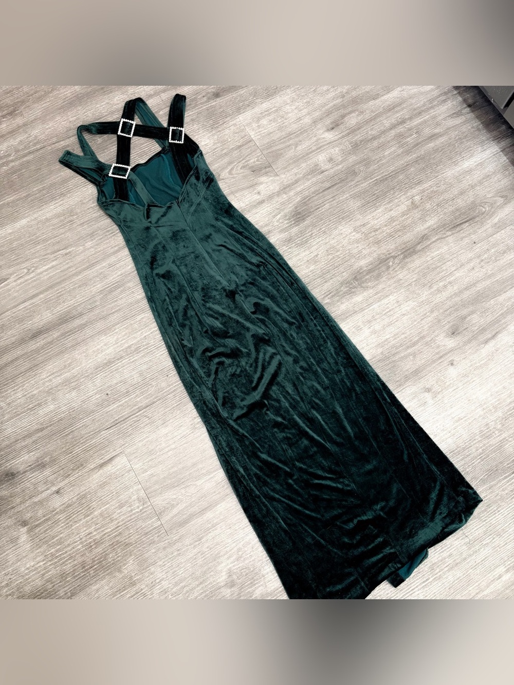Expo Nite velvet green evening gown with leg slit